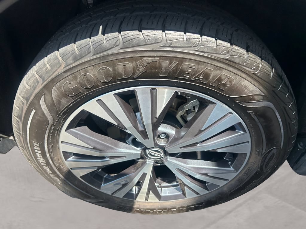 Used 2022 Nissan Rogue SV AWD/4WD image 14