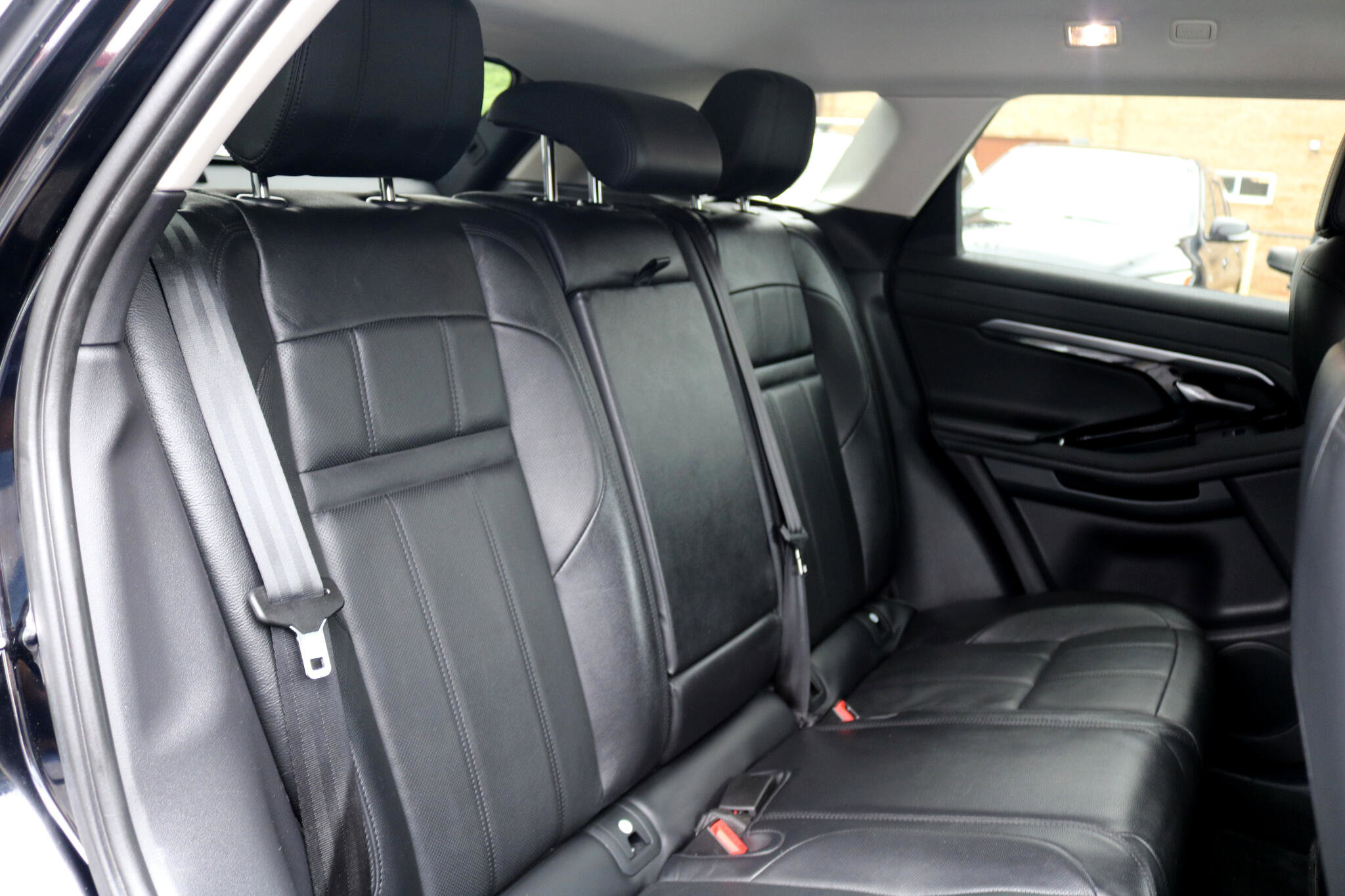 Used 2020 Land Rover Range Rover Evoque S image 41