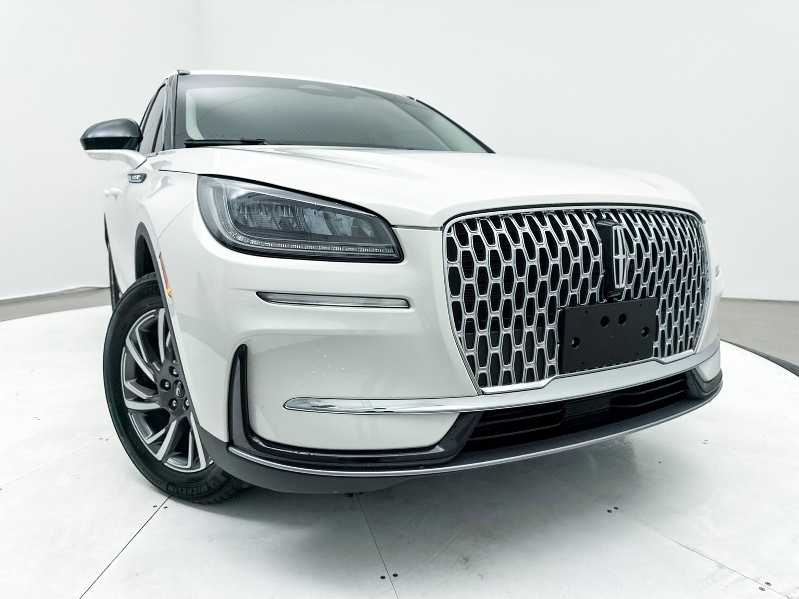 Used 2024 Lincoln Corsair FWD image 9