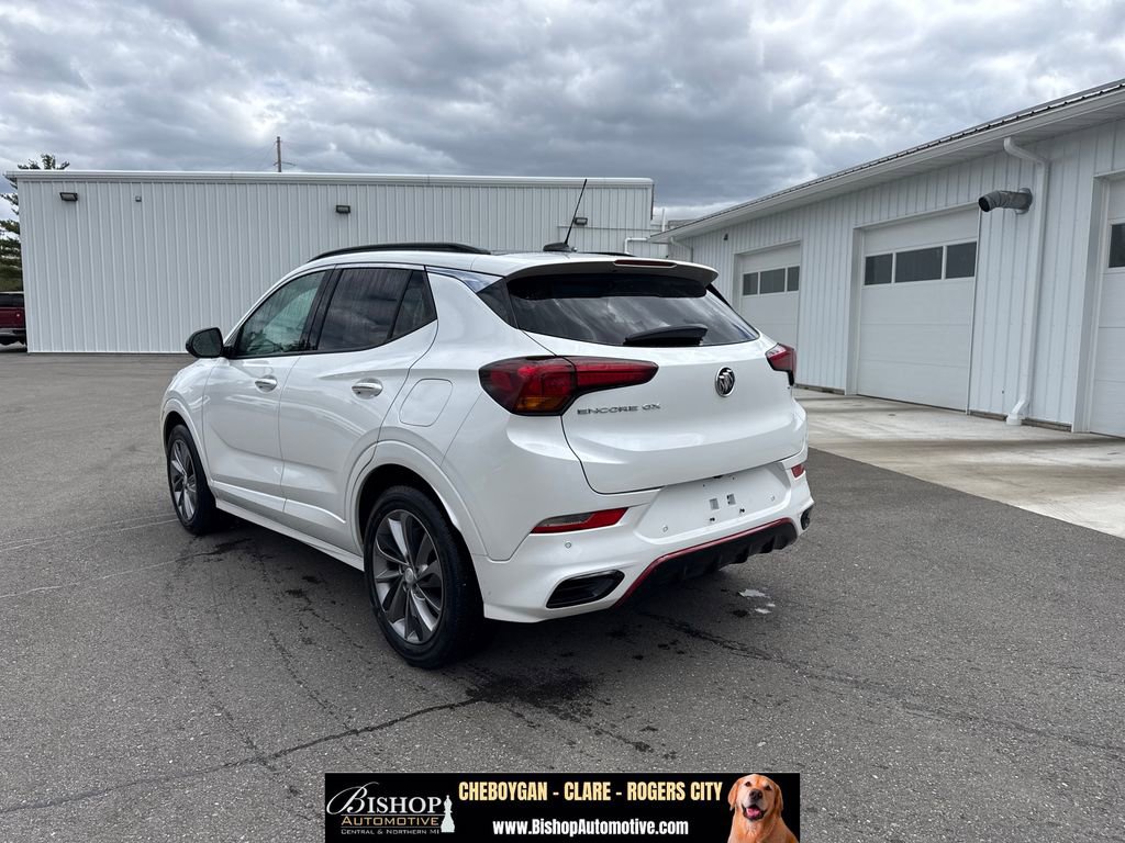 Used 2020 Buick Encore GX Essence w/ Experience Buick Package FWD image 3