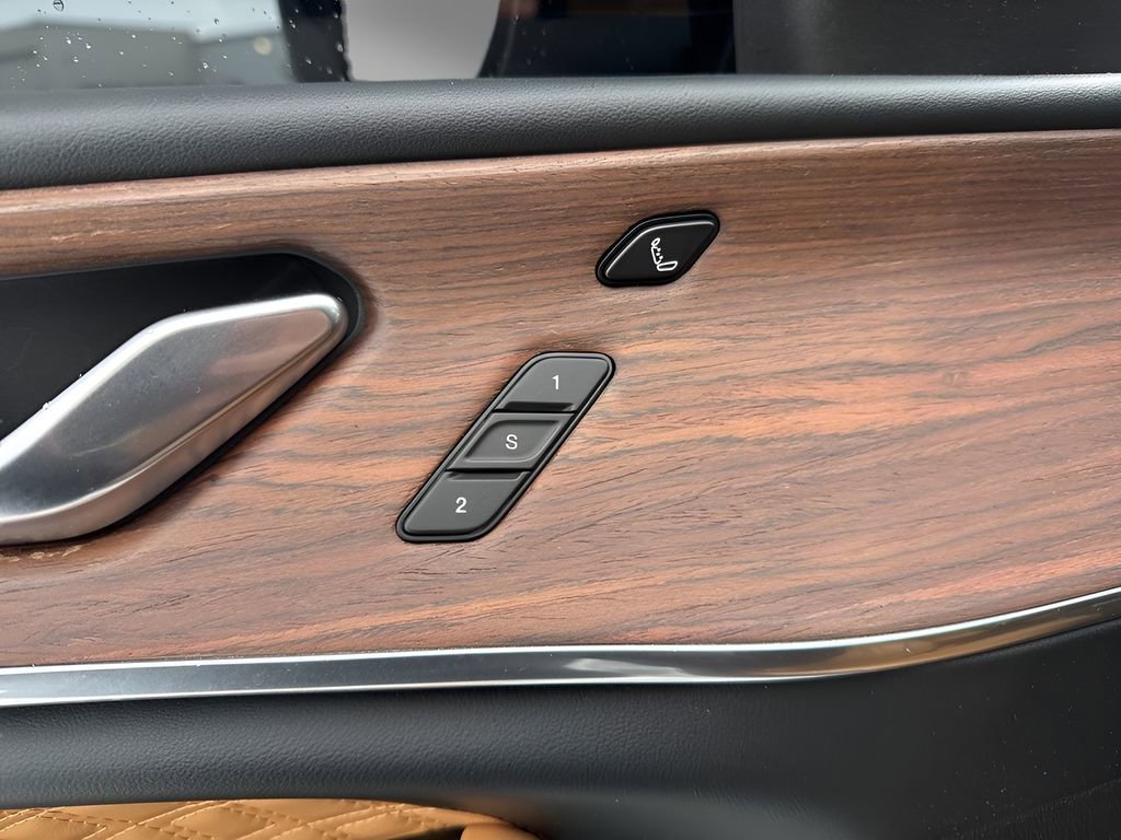 Used 2022 Jeep Grand Cherokee L Summit w/ Advanced Protech Group IV image 30