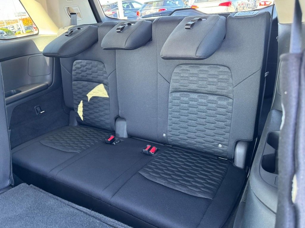 Used 2022 Nissan Pathfinder SV image 9