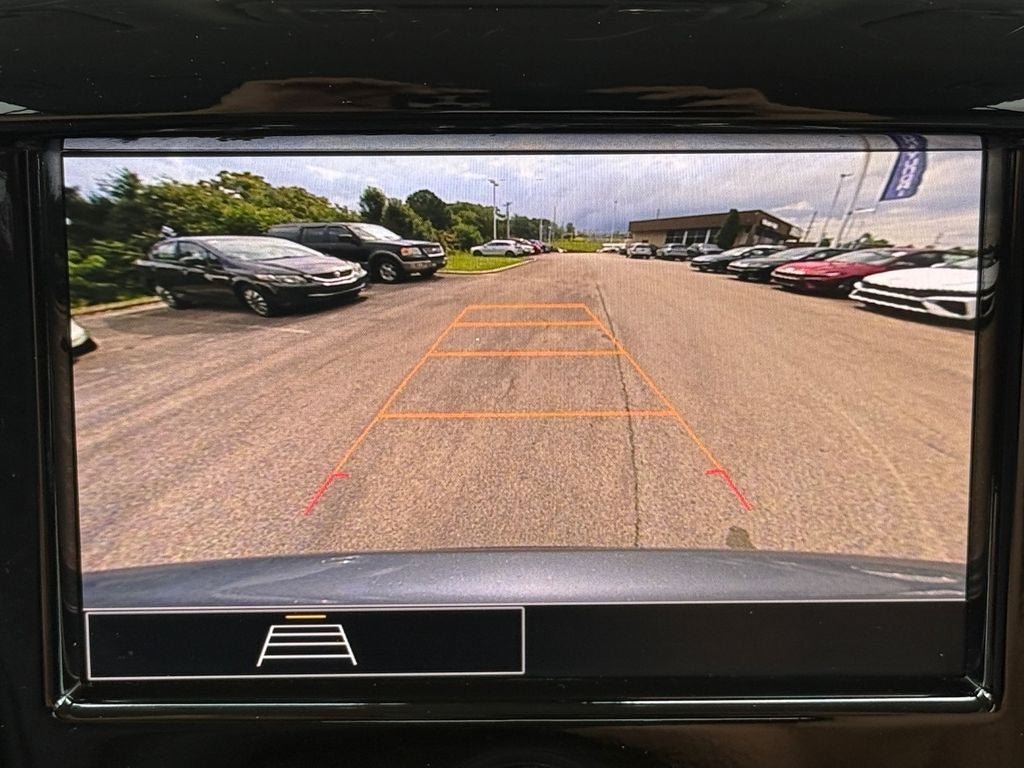Used 2021 Chevrolet Traverse LS AWD/4WD image 28