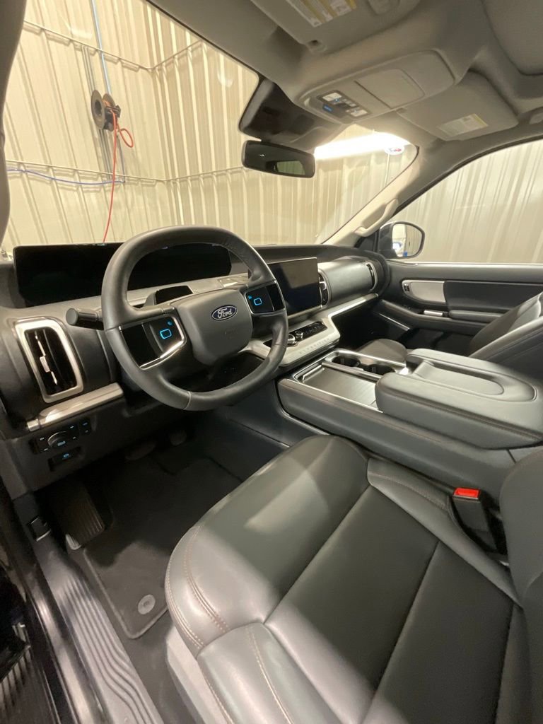 Used 2025 Ford Expedition Max Active AWD/4WD image 10