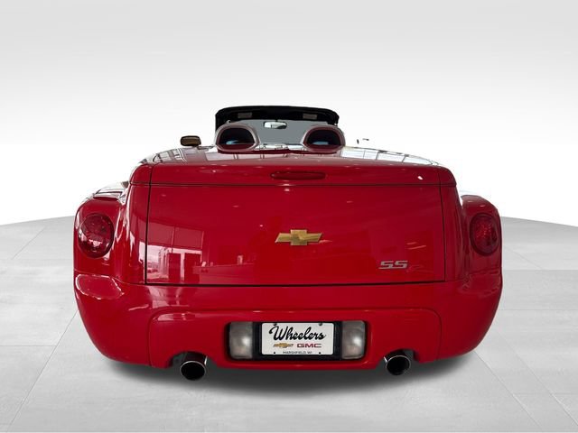 Used 2004 Chevrolet SSR w/ Preferred Equipment Group RWD image 4