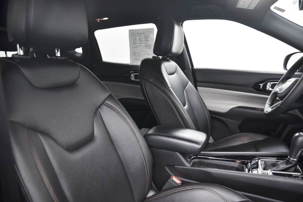 Used 2024 Jeep Compass Limited image 16