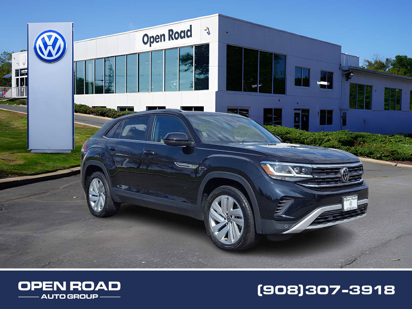Used 2022 Volkswagen Atlas Cross Sport SE w/ Panoramic Sunroof Package image 1