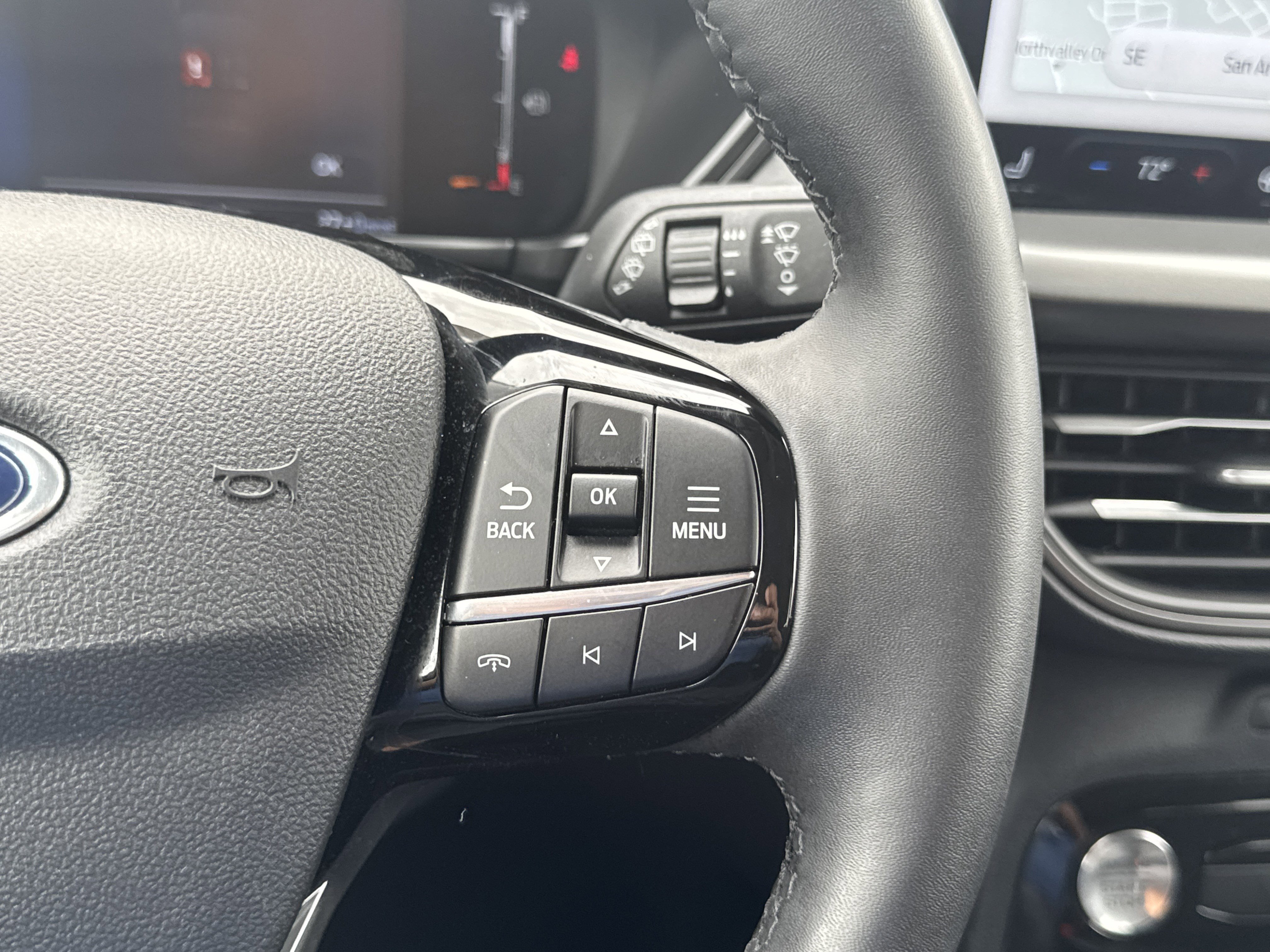 Used 2023 Ford Escape SE image 10