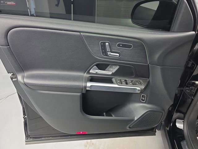Used 2023 Mercedes-Benz GLB 250 4MATIC image 24