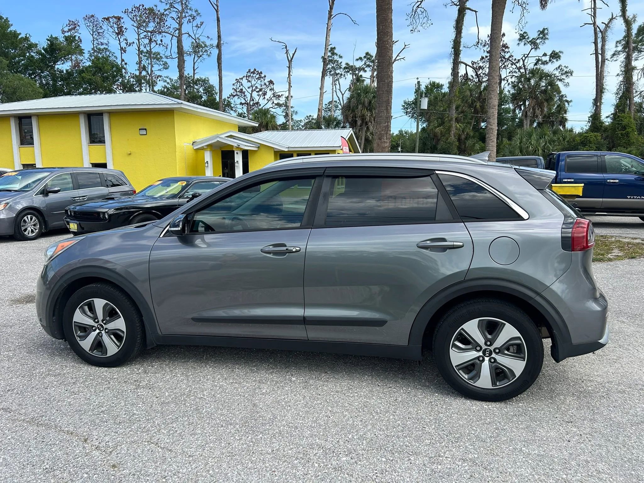 Used 2017 Kia Niro EX