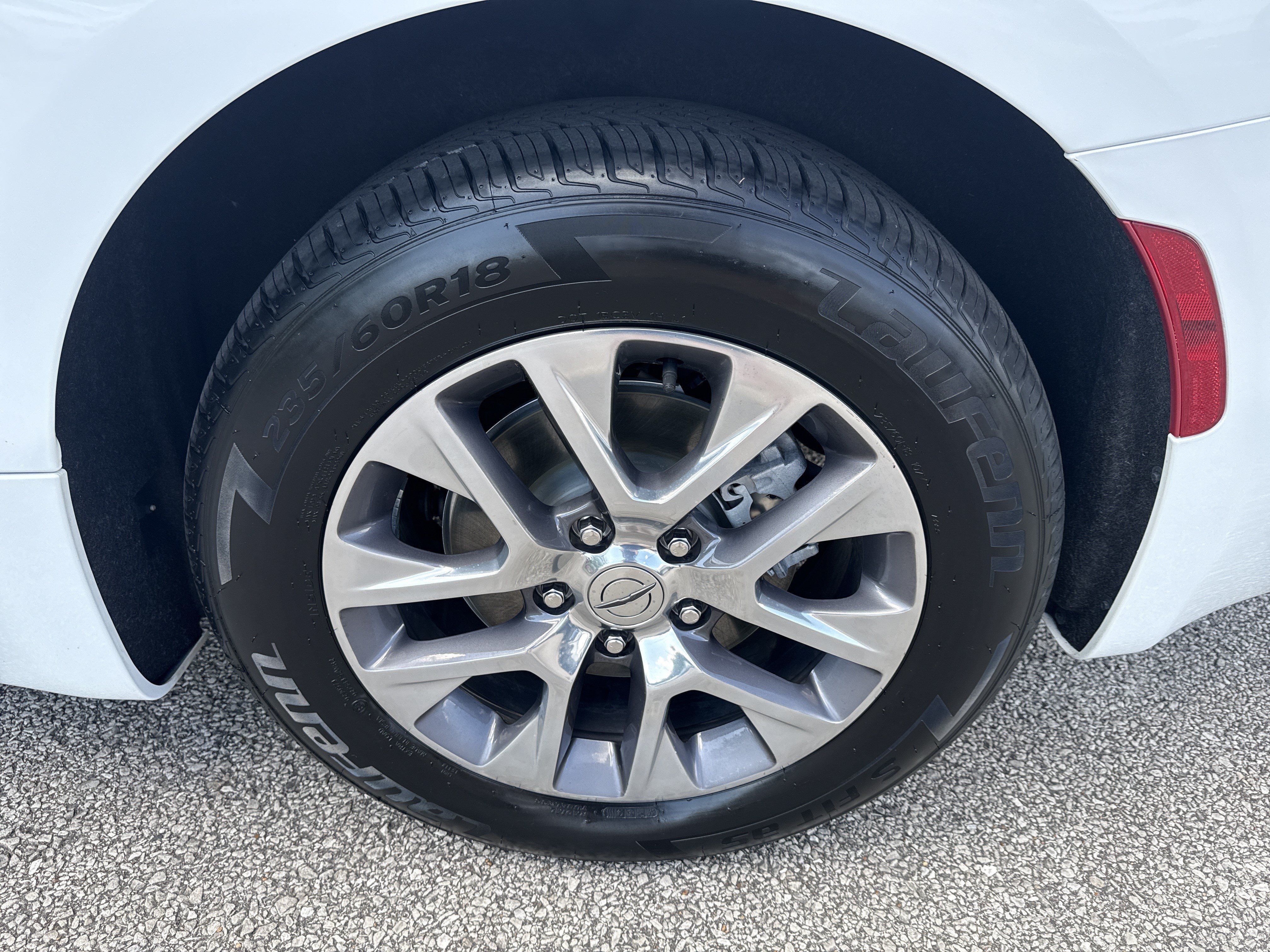Used 2024 Chrysler Pacifica Pinnacle FWD image 21