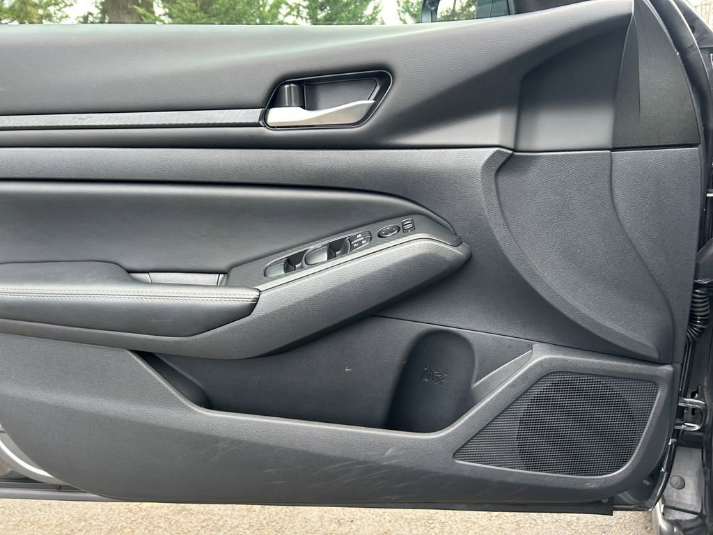 Used 2025 Nissan Altima 2.5 SV image 22