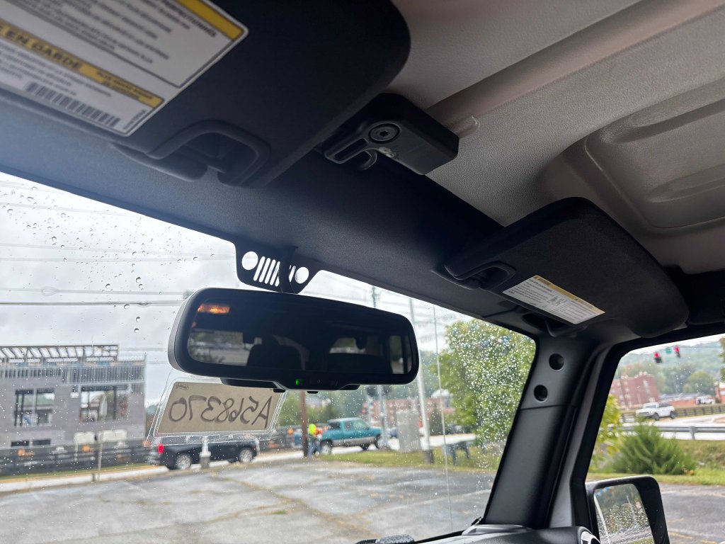 Used 2015 Jeep Wrangler Unlimited Sahara AWD/4WD image 16