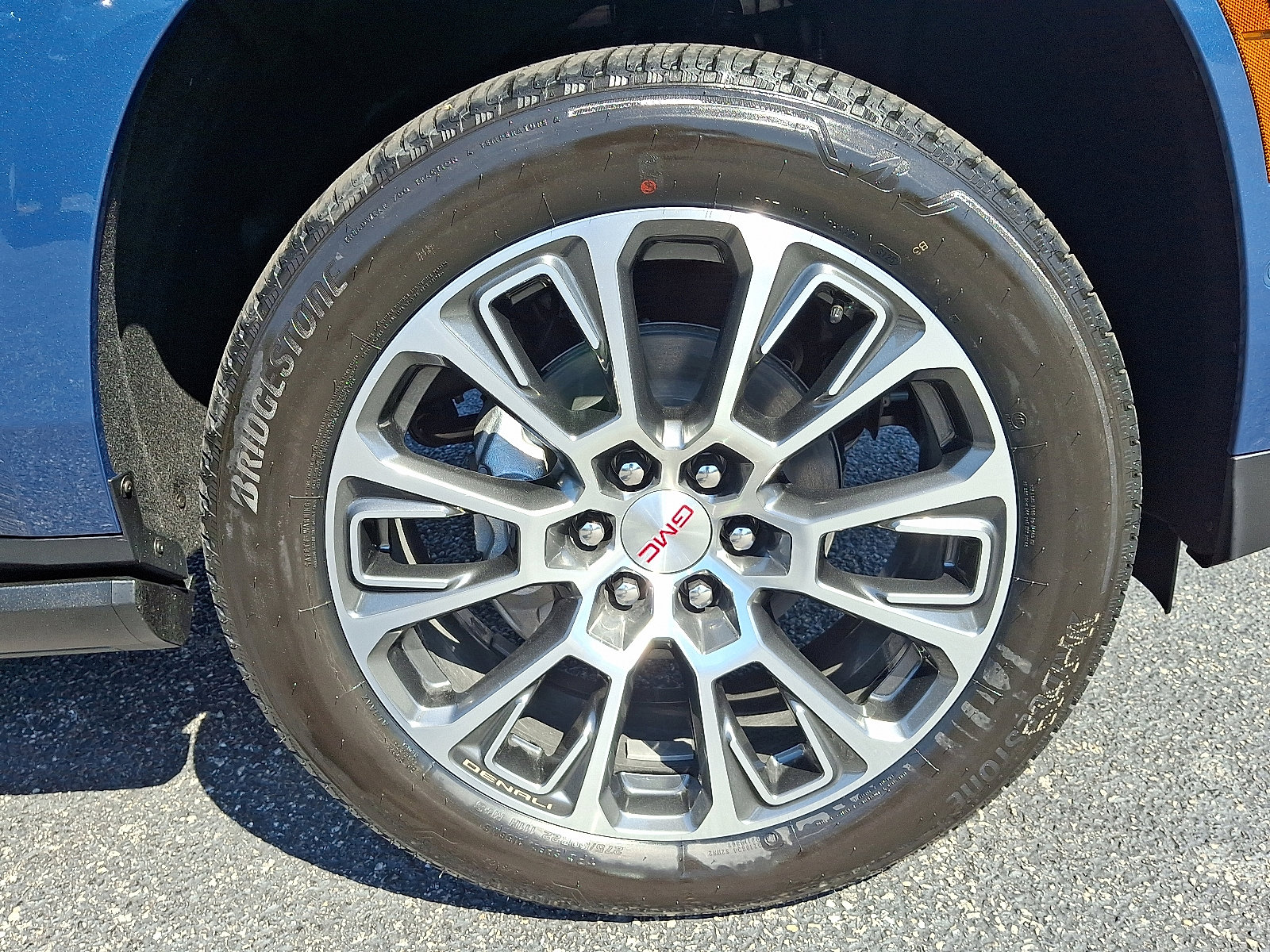 New 2025 GMC Yukon XL Denali w/ Sun & Power Step Package image 10