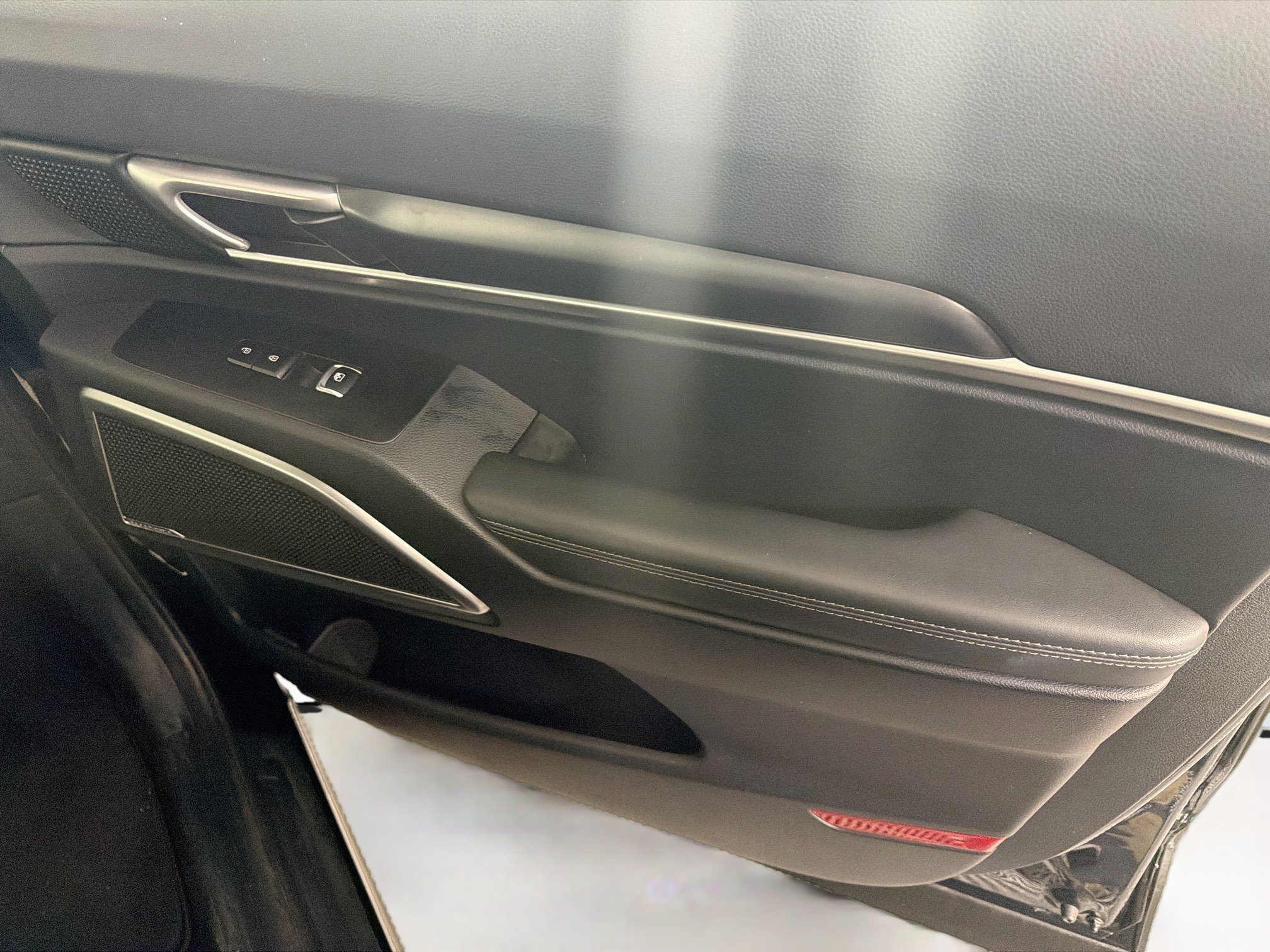 Used 2025 Kia Telluride S FWD image 34
