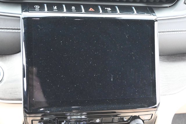 Used 2025 Jeep Grand Cherokee L Limited w/ Trailer Tow Package AWD/4WD image 26