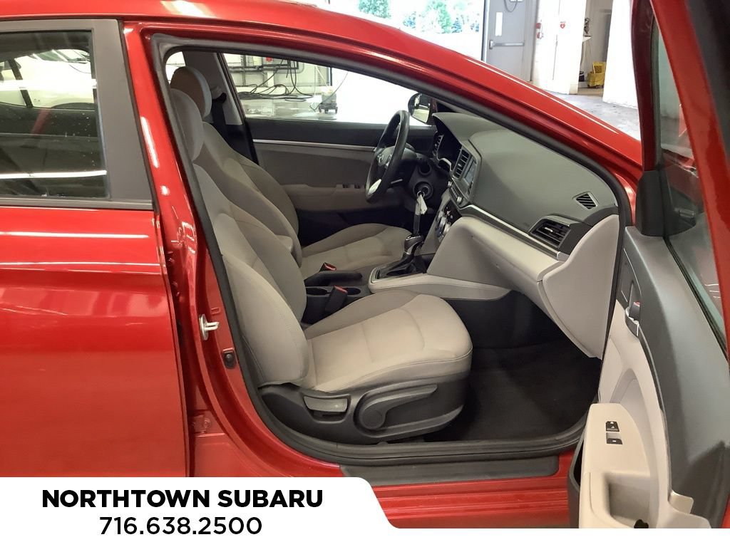 Used 2019 Hyundai Elantra SE FWD image 18