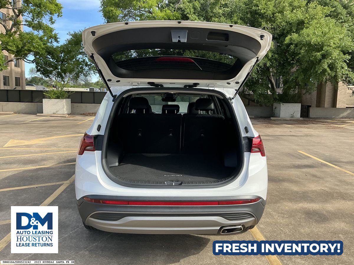 Used 2023 Hyundai Santa Fe SE w/ Cargo Package image 6