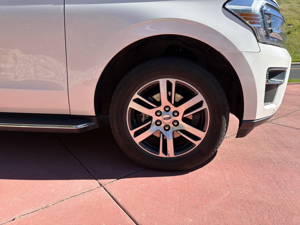 Used 2022 Ford Expedition Max Limited AWD/4WD image 39
