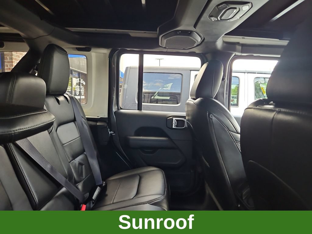 Used 2022 Jeep Wrangler Unlimited Sahara AWD/4WD image 11