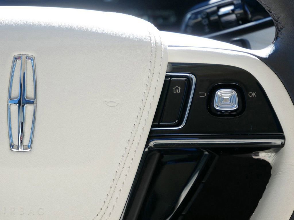 Used 2023 Lincoln Aviator Black Label w/ Dynamic Handling Package image 20