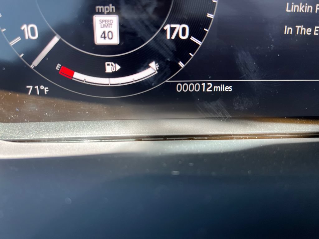 Certified 2025 Land Rover Discovery Sport Dynamic SE AWD/4WD image 18