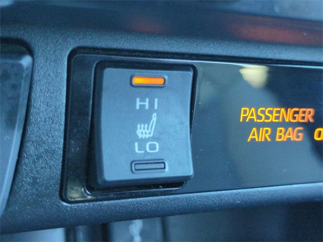 Used 2021 Toyota RAV4 XLE Premium image 23