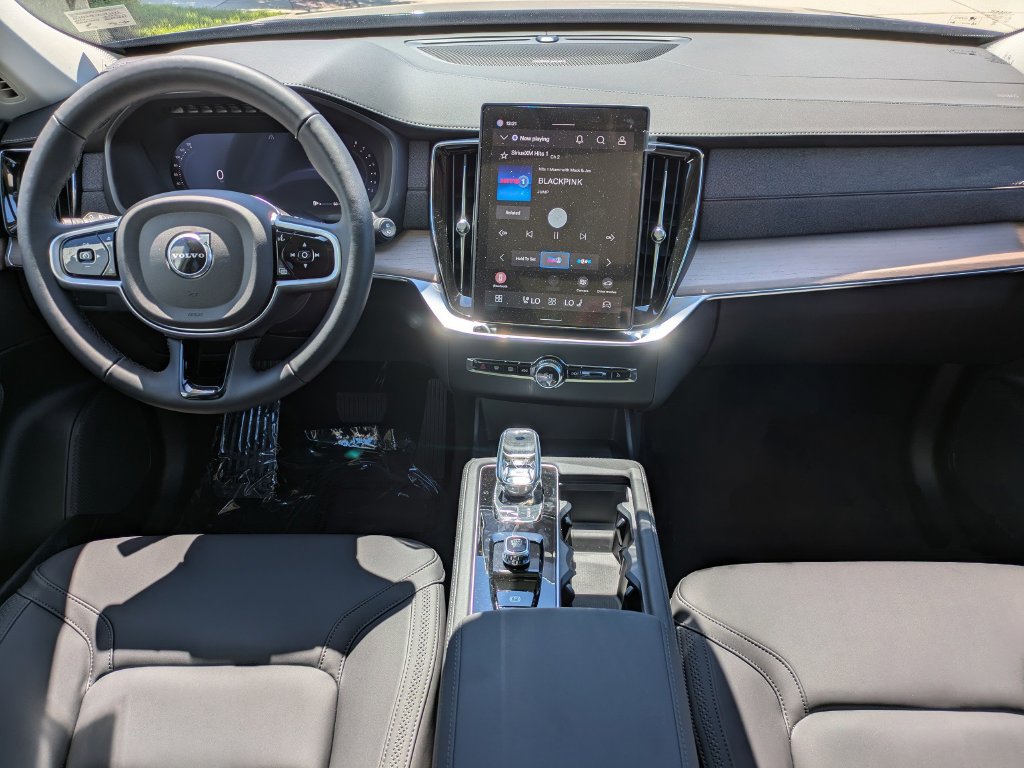 New 2026 Volvo XC90 B6 Plus w/ Protection Package Premier AWD/4WD image 14