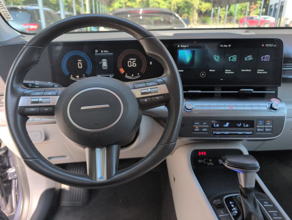 Used 2025 Hyundai Kona SEL AWD/4WD image 14