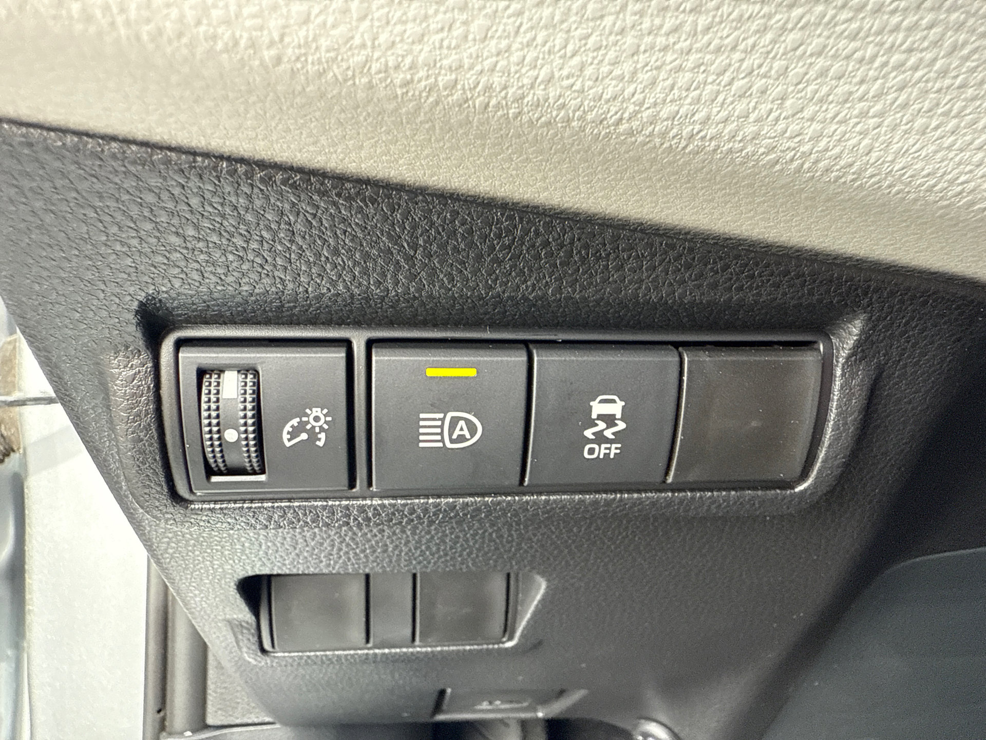 Certified 2026 Toyota Corolla Cross L FWD image 21
