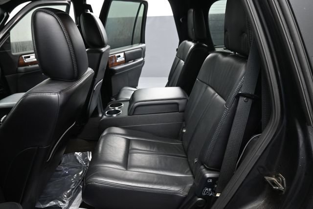 Used 2015 Lincoln Navigator 2WD image 16