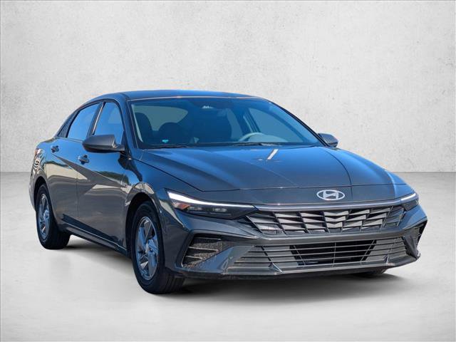 Used 2024 Hyundai Elantra SE FWD image 3