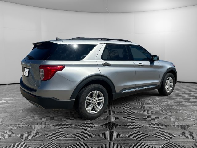 Used 2023 Ford Explorer XLT w/ Equipment Group 202A AWD/4WD image 5