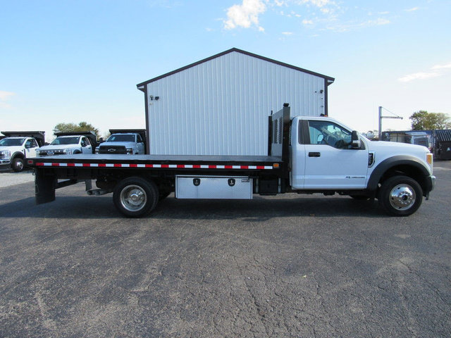 Used 2017 Ford F550 4x4 Regular Cab Super Duty image 2