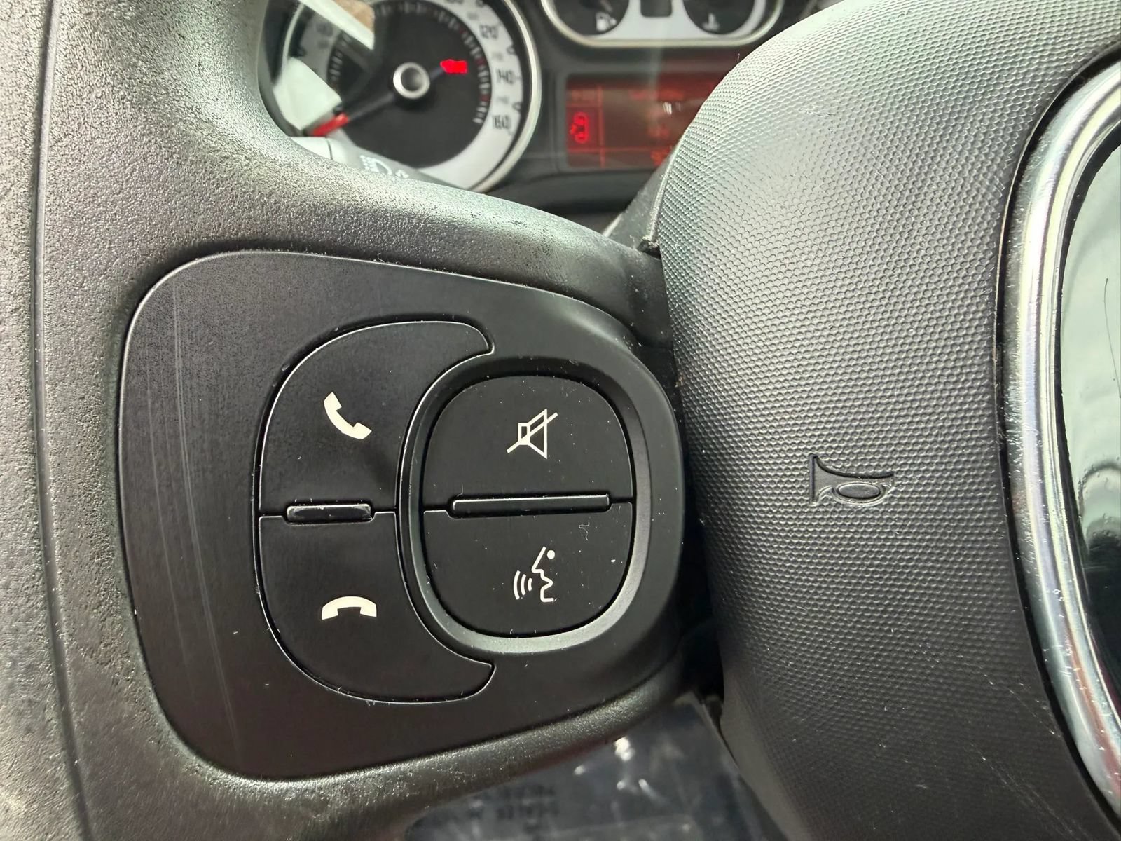 Used 2014 FIAT 500L Pop FWD image 21