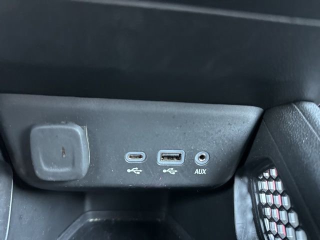 Used 2023 Chevrolet TrailBlazer RS w/ Convenience Package AWD/4WD image 39