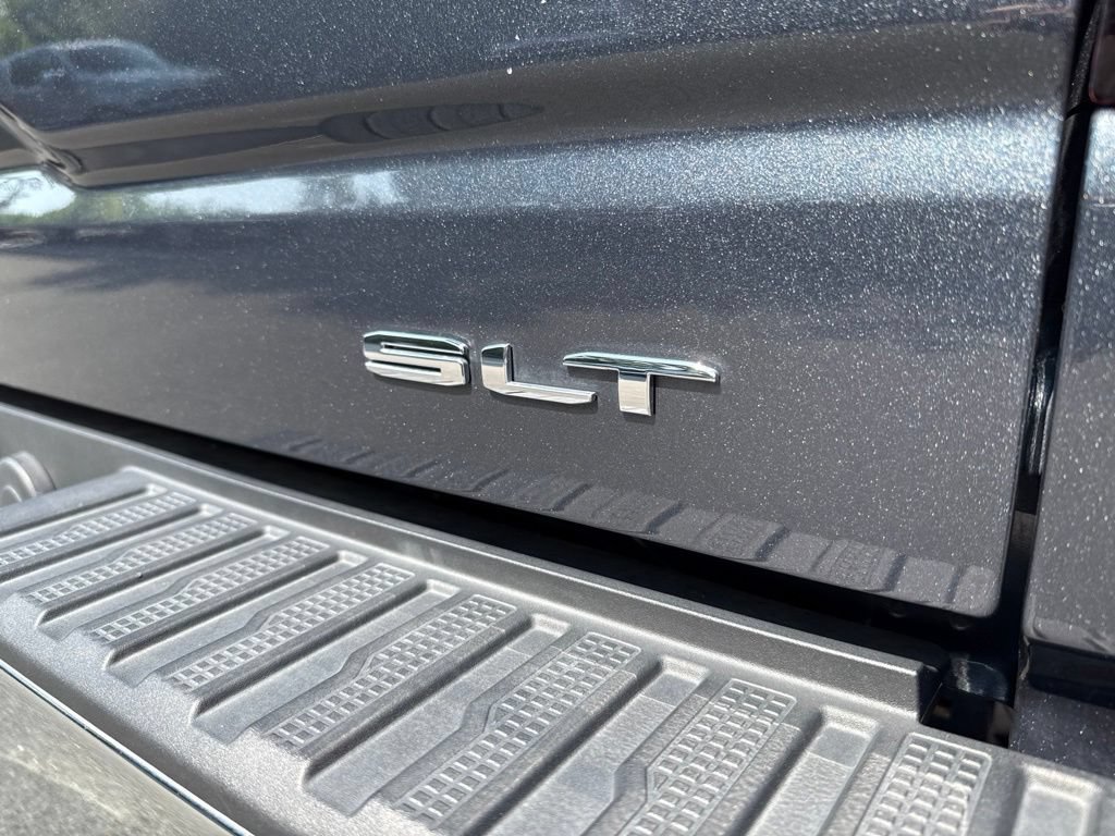 Used 2022 GMC Sierra 1500 SLT w/ SLT Premium Plus Package AWD/4WD image 11