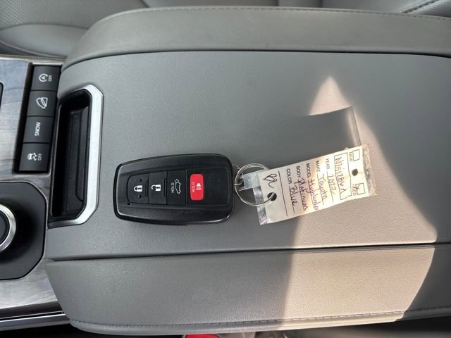 Used 2022 Toyota Highlander Platinum image 32