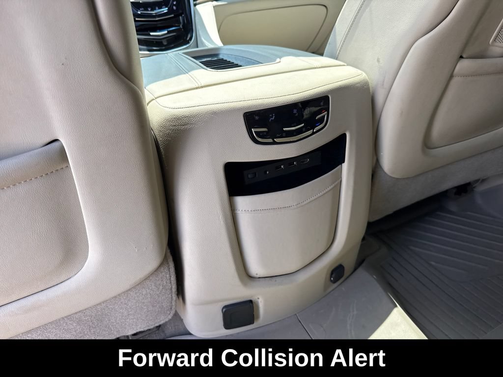 Used 2019 Cadillac Escalade Premium Luxury AWD/4WD image 26