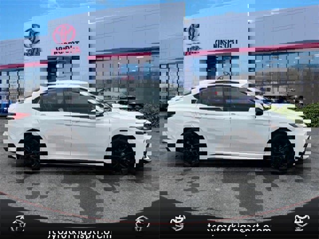 Used 2025 Toyota Camry SE w/ Convenience Package image 6