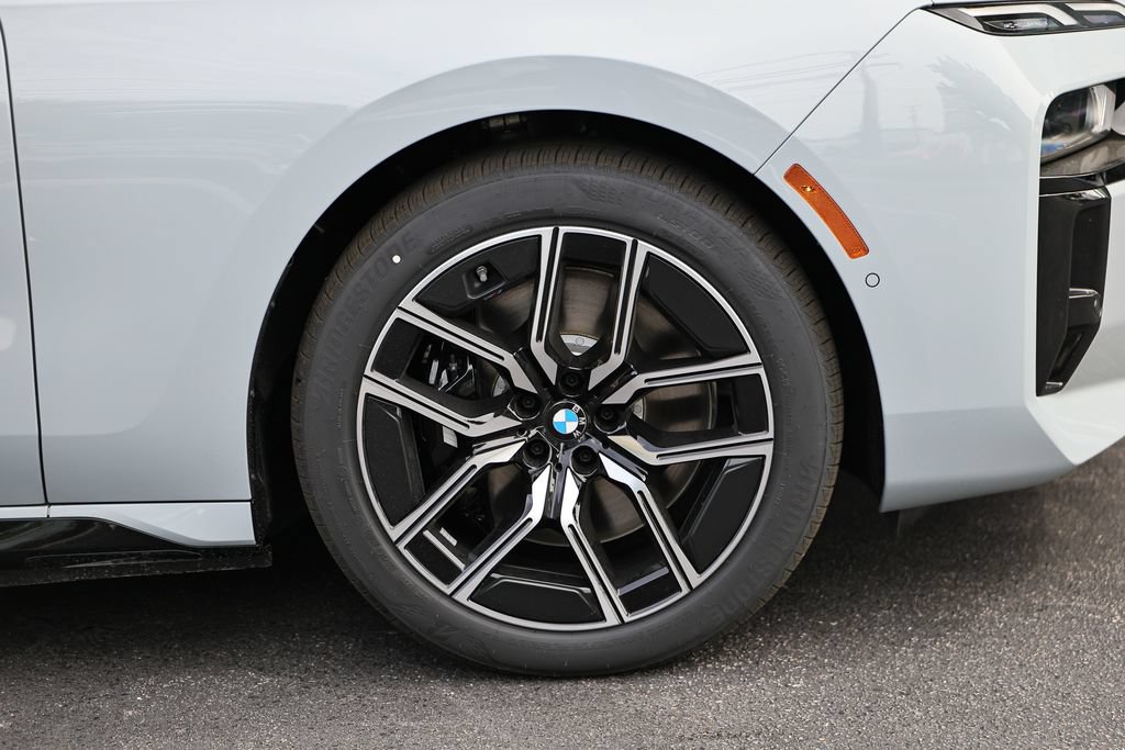 New 2026 BMW i7 xDrive60 AWD/4WD image 5