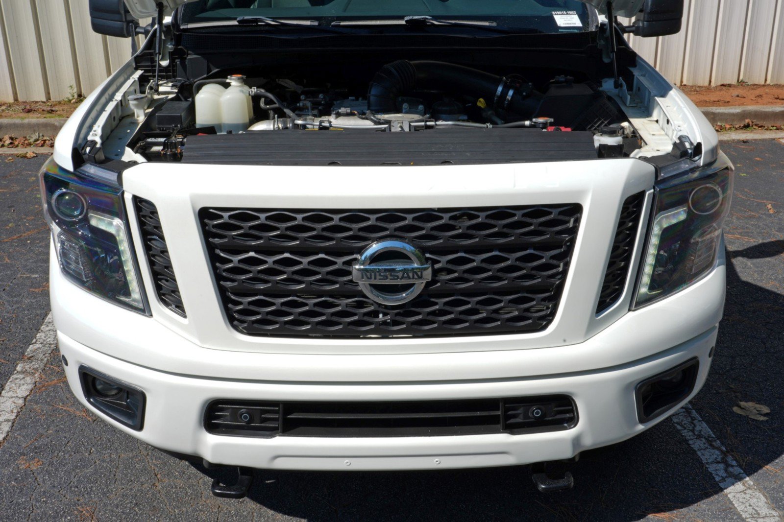 Used 2018 Nissan Titan SL w/ Midnight Edition AWD/4WD image 7