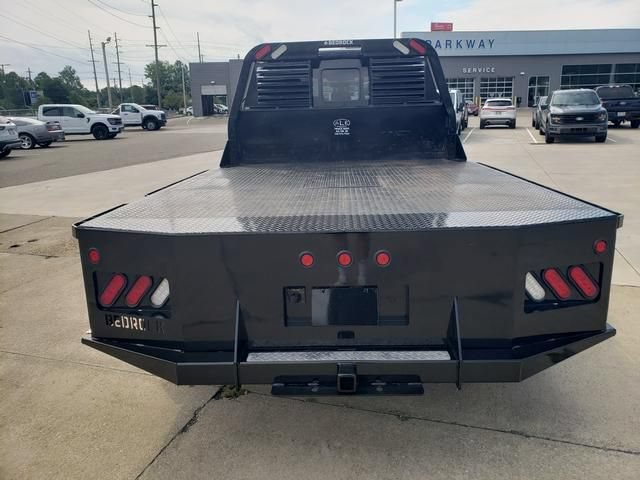 Used 2022 Ford F550 4x4 Crew Cab Super Duty w/ XLT Value Package image 5