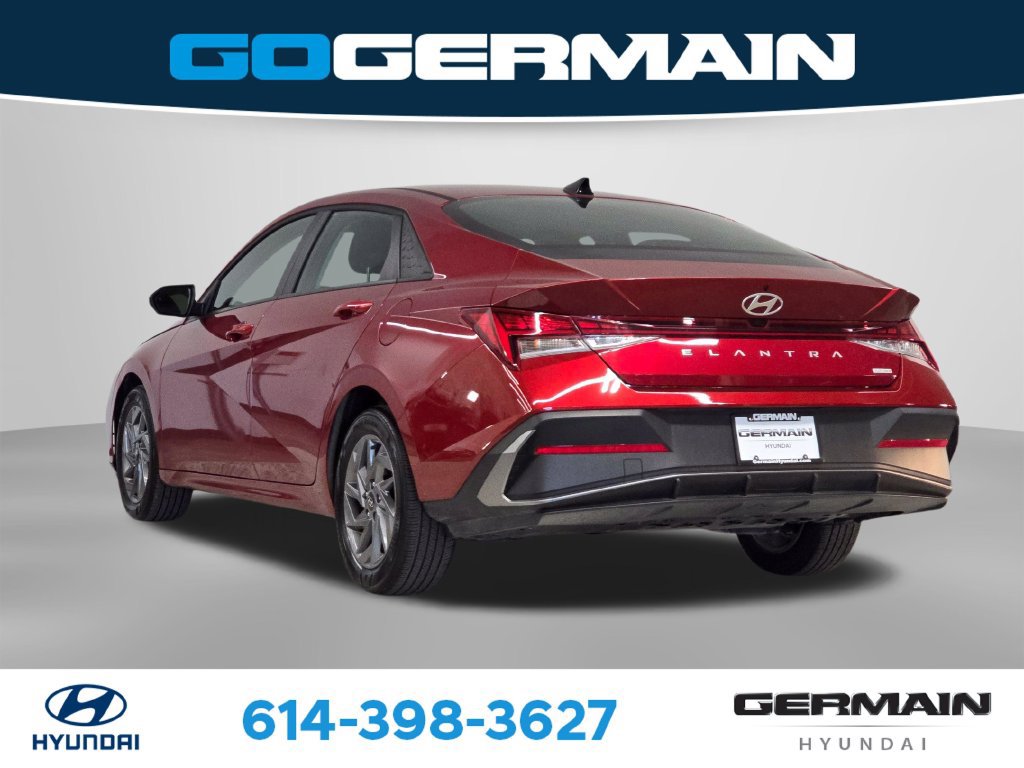 Used 2026 Hyundai Elantra Hybrid FWD image 10