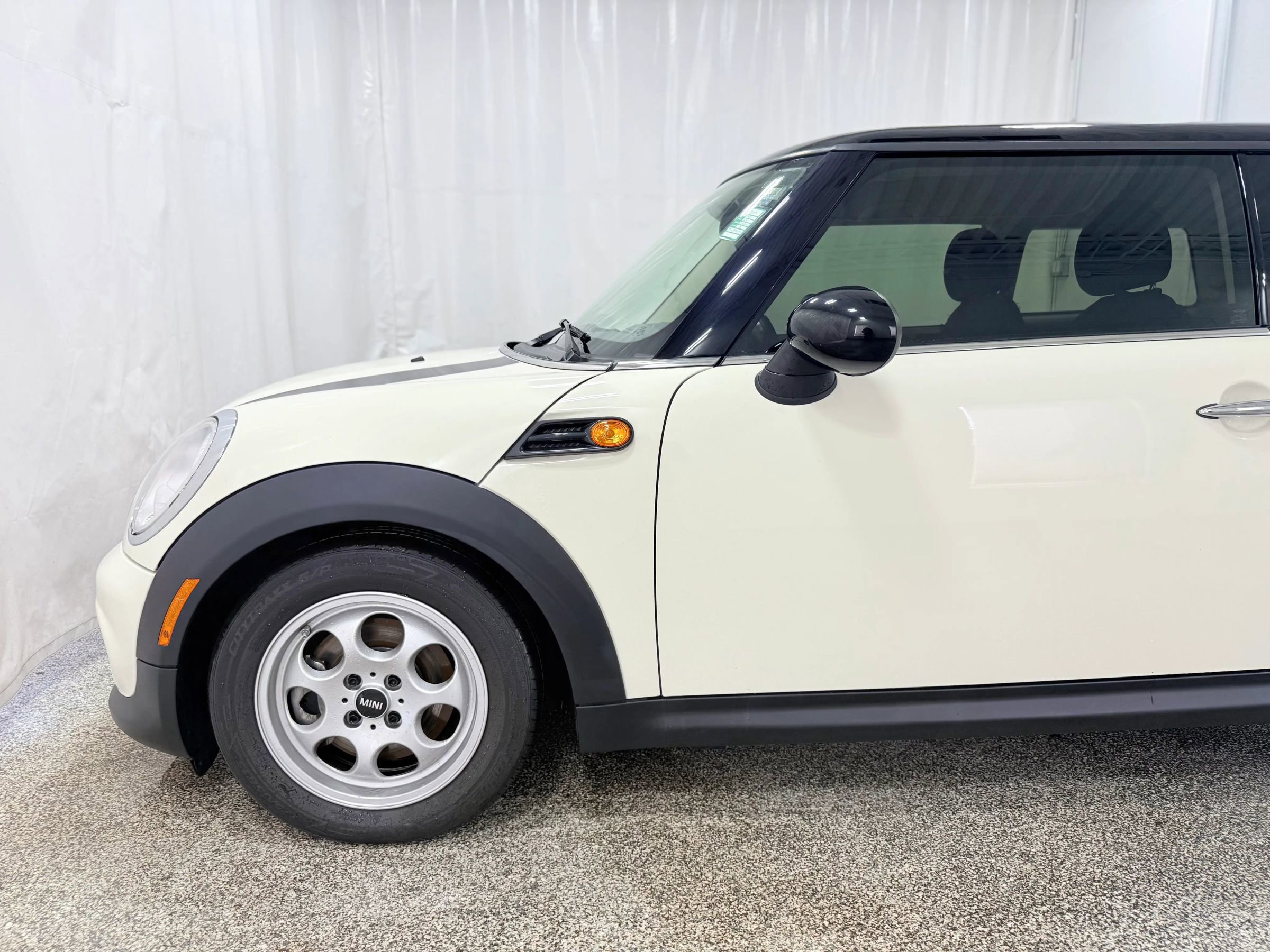 Used 2013 MINI Cooper Hardtop image 4