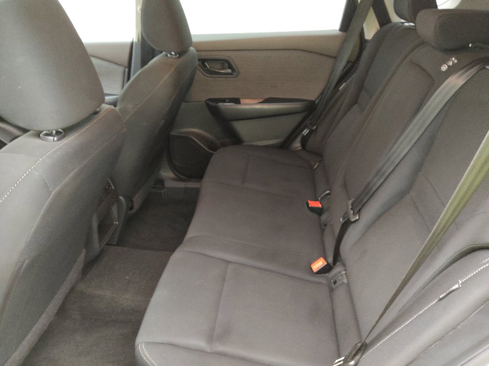 Used 2023 Nissan Rogue S image 18