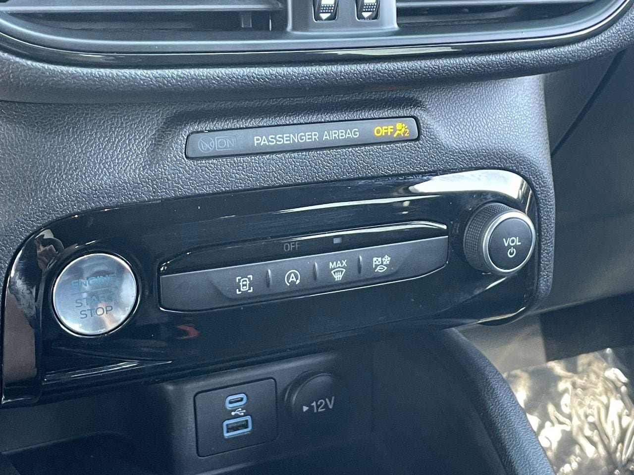 Used 2023 Ford Escape ST-Line w/ Tech Pack #1 FWD image 28