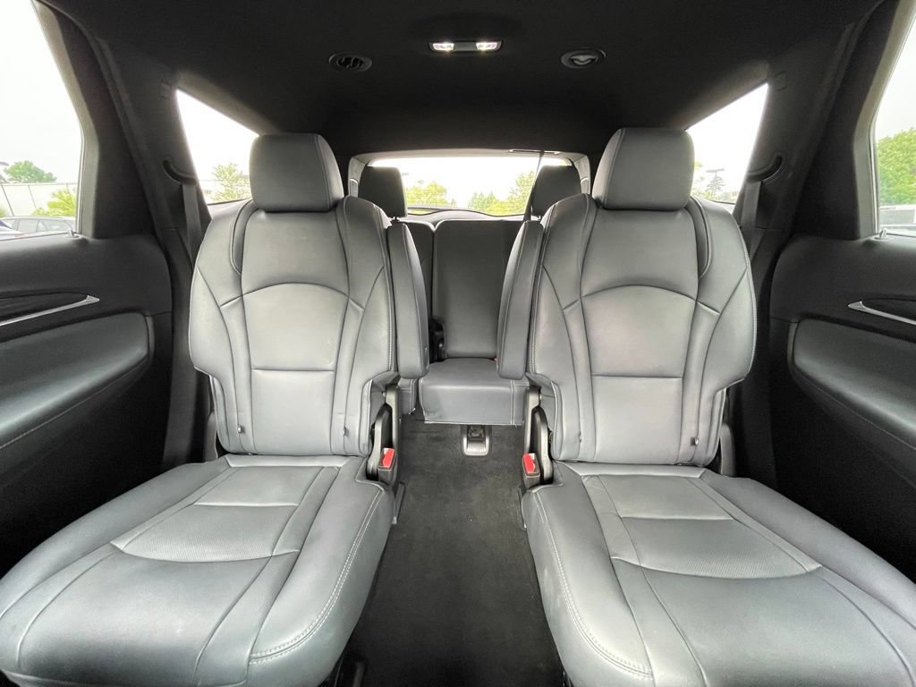 Used 2024 Buick Enclave Premium AWD/4WD image 30