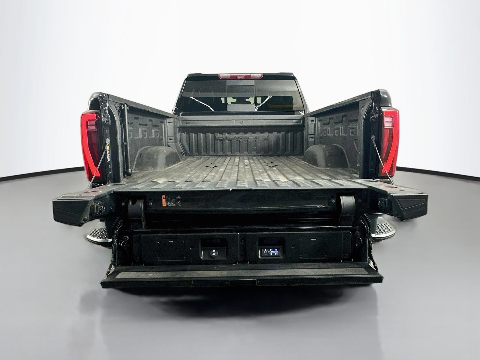 Used 2024 GMC Sierra 3500 Denali Ultimate AWD/4WD image 29