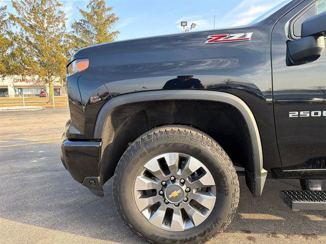 Used 2024 Chevrolet Silverado 2500 Custom w/ Custom Value Package image 17